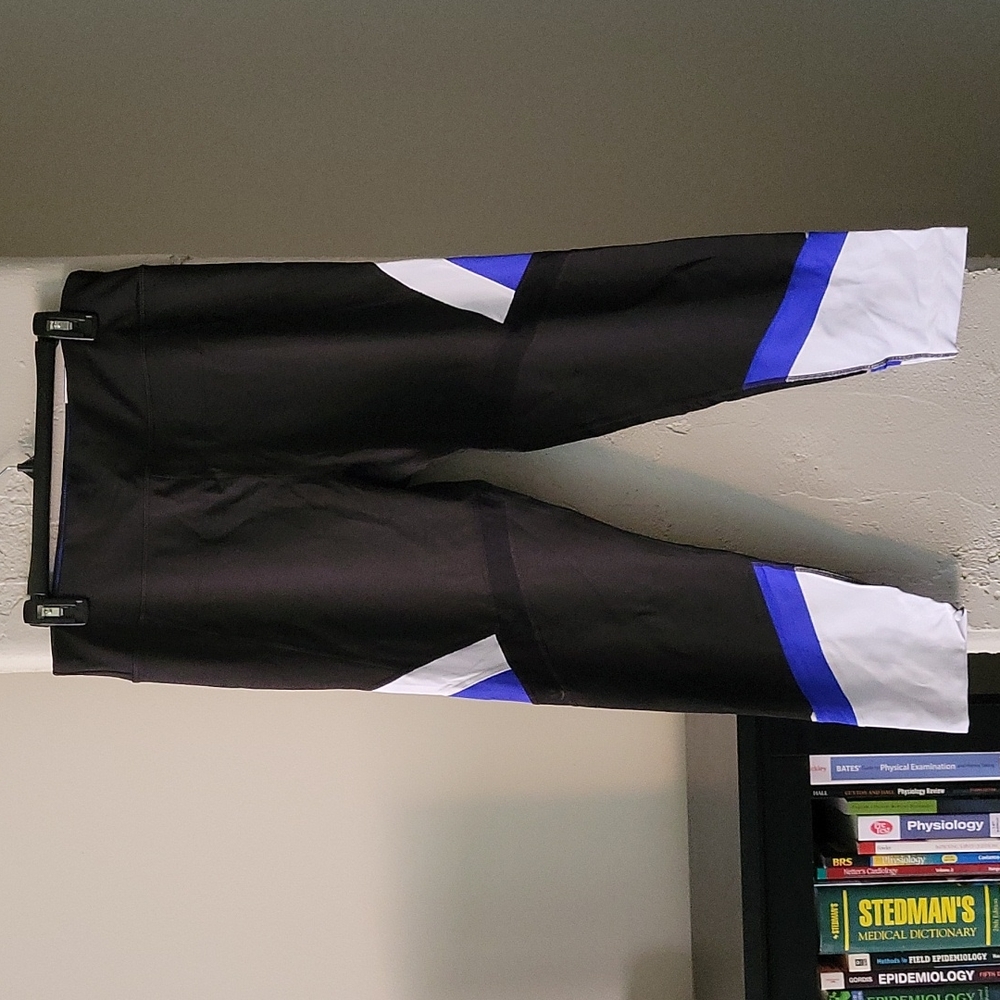 NWT Calvin Klein Performance Wick Leggings